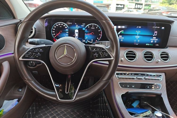 Used Mercedes-Benz E-Class 2021 Facelift E 300 L Stylish Edition Center Console