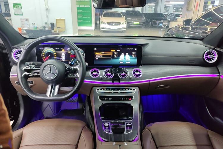 Used Mercedes-Benz E-Class 2021 E 300 L Sport Luxury Edition Center Console