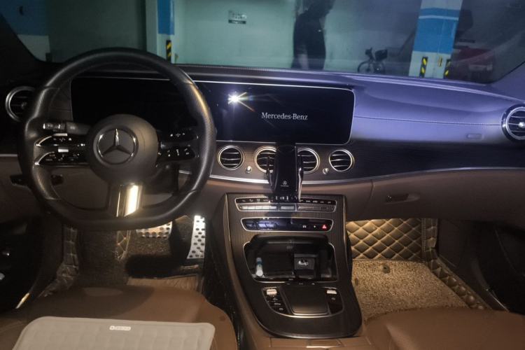 Used Mercedes-Benz E-Class 2021 Restyled E 300 L Sporty and Stylish Edition Center Console