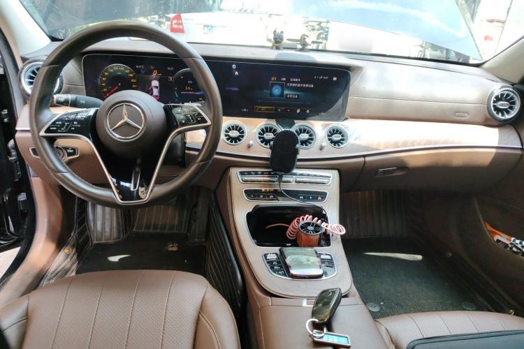 Used Mercedes-Benz E-Class 2021 Facelift E 300 L Stylish Edition Center Console