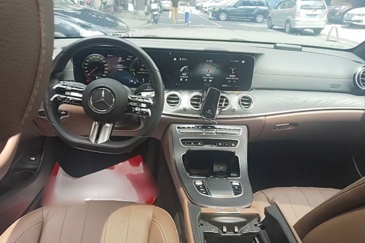 Used Mercedes-Benz E-Class 2021 Updated E 260 Fashion Sport Edition Center Console