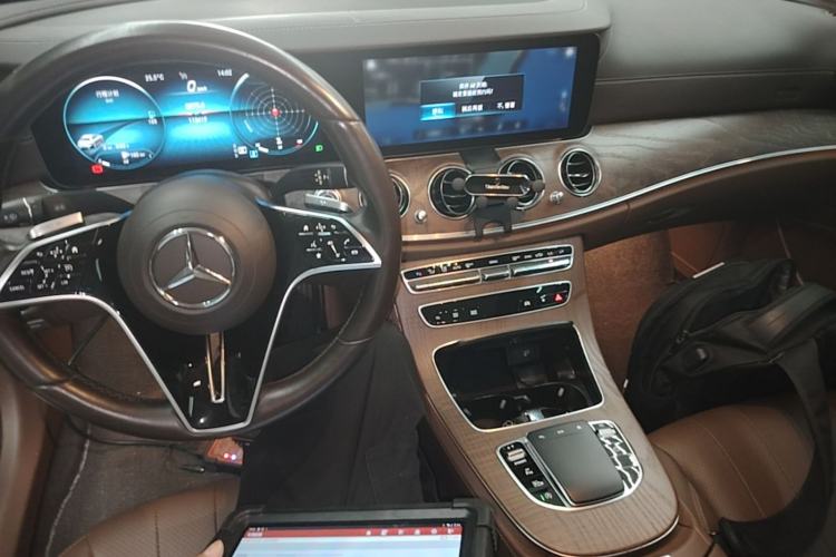 Used Mercedes-Benz E-Class 2021 Facelift E 300 L Stylish Edition Center Console