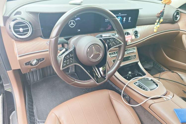 Used Mercedes-Benz E-Class 2021 Facelift E 300 L Stylish Edition Center Console