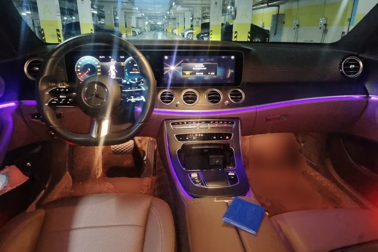 Used Mercedes-Benz E-Class 2021 Restyled E 300 L Sporty and Stylish Edition Center Console