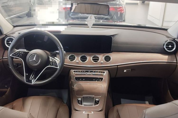 Used Mercedes-Benz E-Class 2021 Facelift E 300 L Stylish Edition Center Console