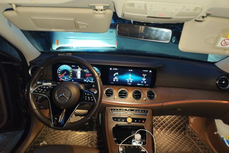 Used Mercedes-Benz E-Class 2021 Facelift E 260 L Sport Edition Center Console