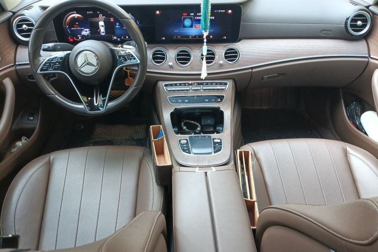Used Mercedes-Benz E-Class 2021 Facelift E 300 L Stylish Edition Center Console