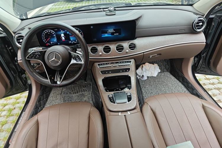 Used Mercedes-Benz E-Class 2021 E 300 L Stylish Model Center Console