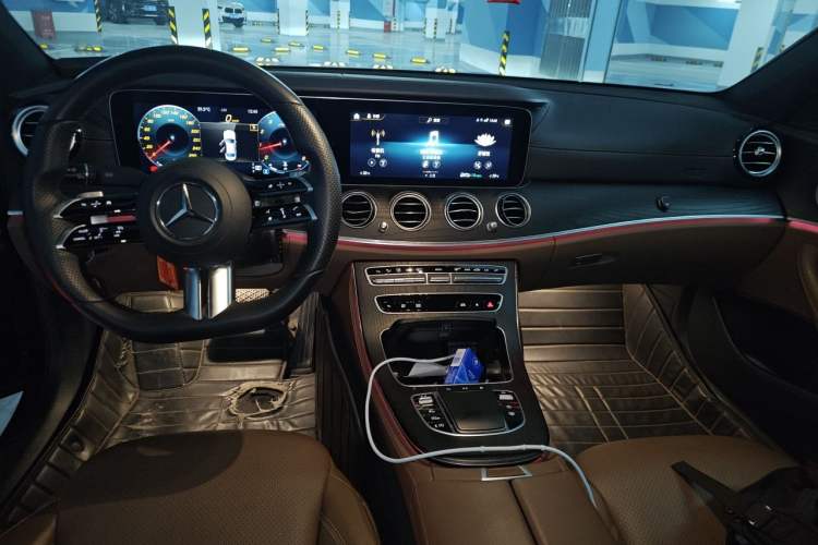 Used Mercedes-Benz E-Class 2021 Restyled E 300 L Sport Luxury Edition Center Console