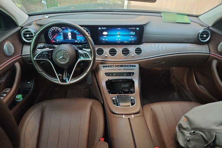 Used Mercedes-Benz E-Class 2021 Restyled E 300 L Luxury Edition Center Console
