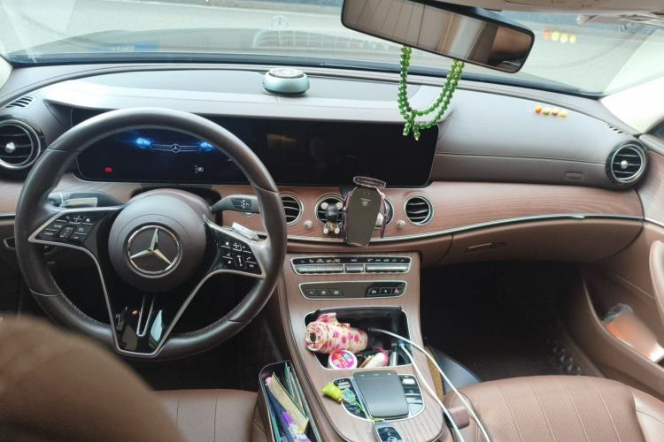 Used Mercedes-Benz E-Class 2021 Facelift E 300 L Stylish Edition Center Console
