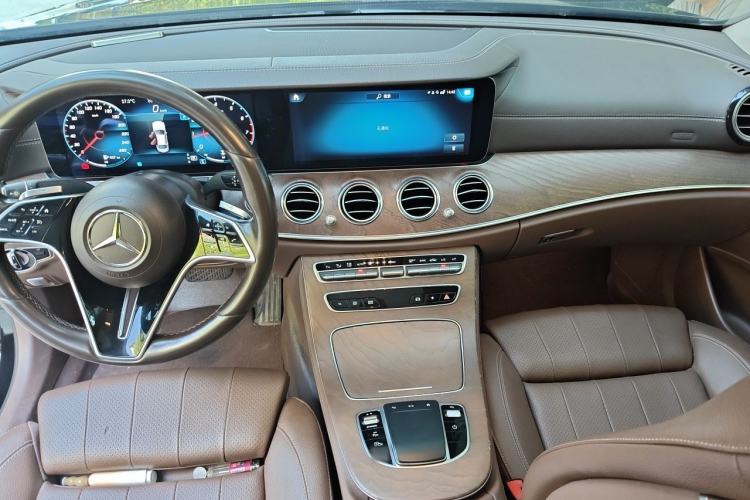 Used Mercedes-Benz E-Class 2021 Facelift E 260 L Center Console