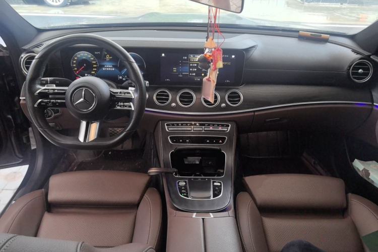 Used Mercedes-Benz E-Class 2021 Facelift E 260 L Sport Edition Center Console