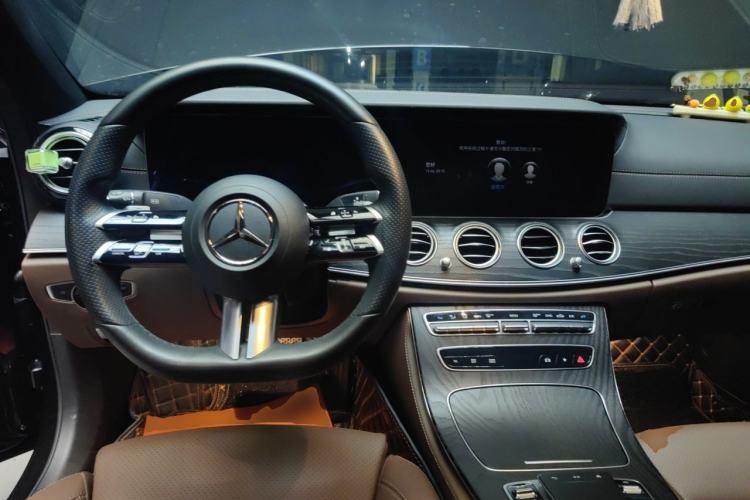 Used Mercedes-Benz E-Class 2021 Facelift E 260 L Sport Edition Center Console