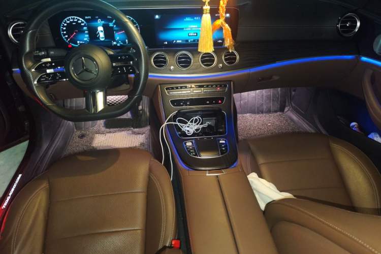 Used Mercedes-Benz E-Class 2021 E 300 L Sport Luxury Edition Center Console