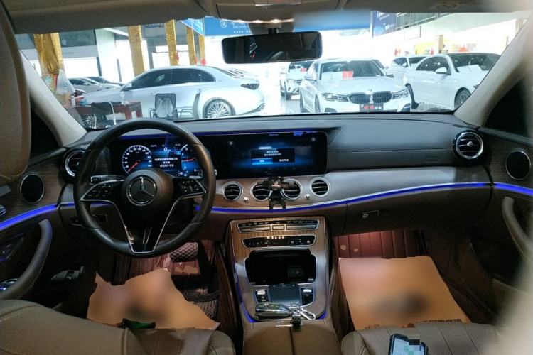 Used Mercedes-Benz E-Class 2021 E 300 L Stylish Model Center Console