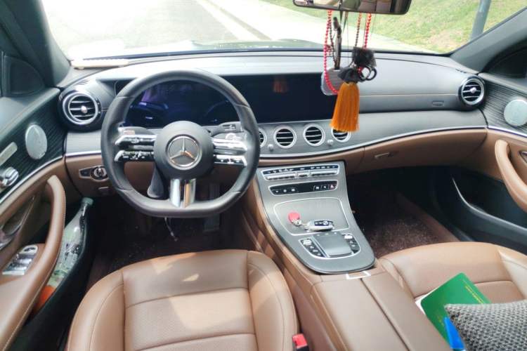 Used Mercedes-Benz E-Class 2021 Restyled E 300 L Luxury Edition Center Console