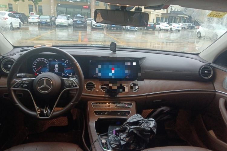 Used Mercedes-Benz E-Class 2021 Restyled E 300 L Luxury Edition Center Console