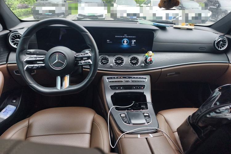 Used Mercedes-Benz E-Class 2021 Restyled E 300 L Sport Luxury Edition Center Console