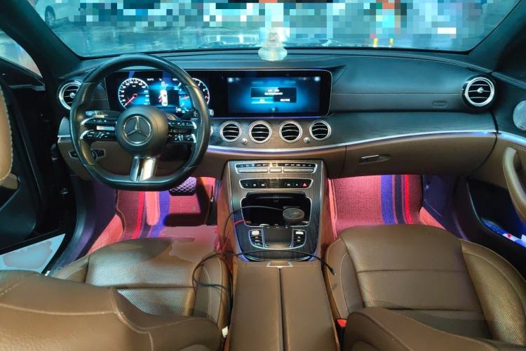 Used Mercedes-Benz E-Class 2021 E 300 L Sport Premium Edition Center Console