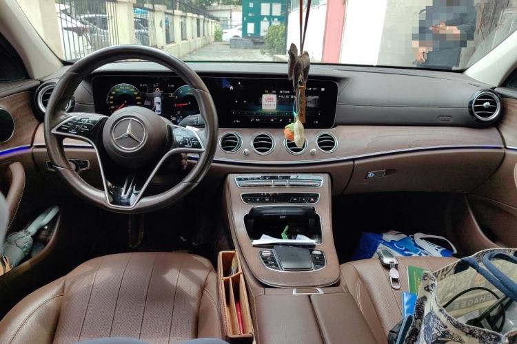 Used Mercedes-Benz E-Class 2021 Facelift E 300 L Stylish Edition Center Console