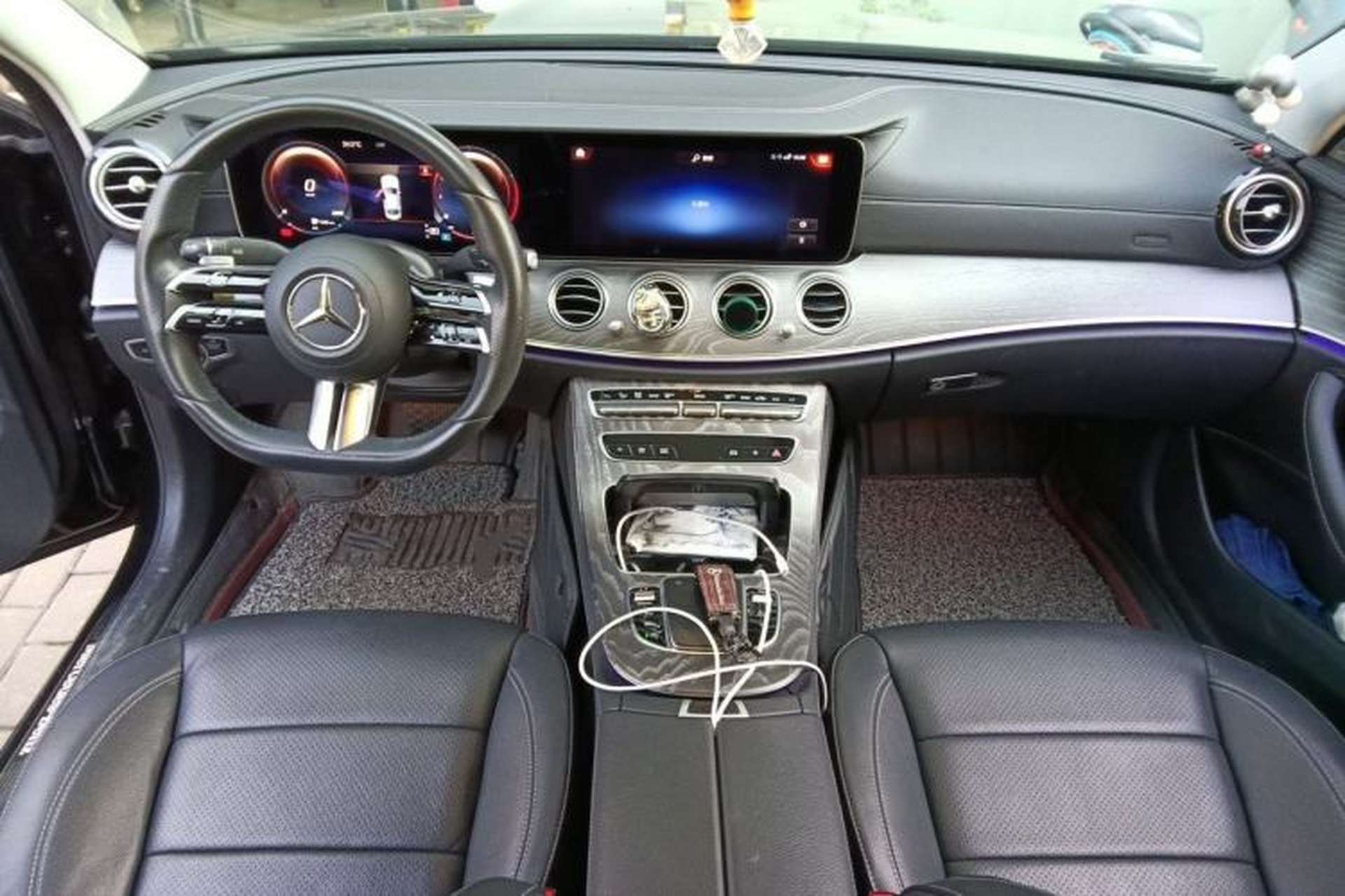 Used Mercedes-Benz E-Class 2021 Facelift E 300 L Stylish Edition Center Console