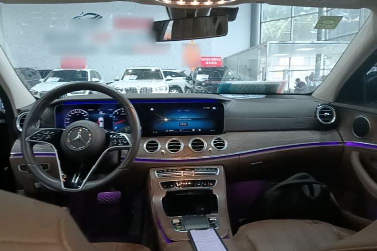 Used Mercedes-Benz E-Class 2021 E 300 L Stylish Model Center Console