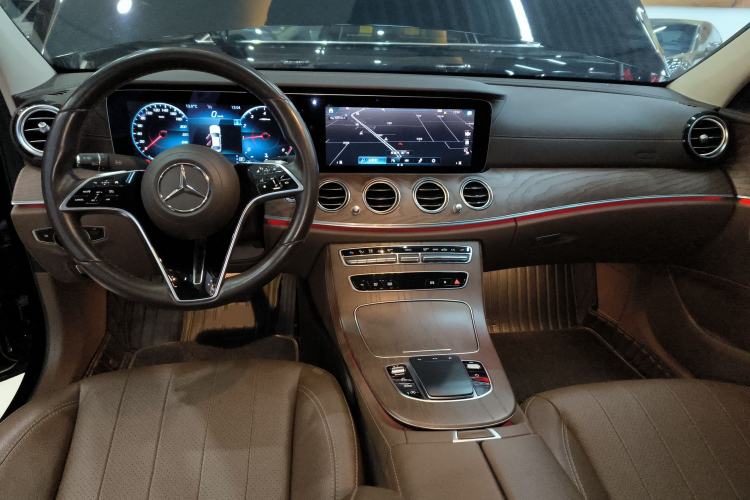 Used Mercedes-Benz E-Class 2021 Facelift E 300 L Stylish Edition Center Console
