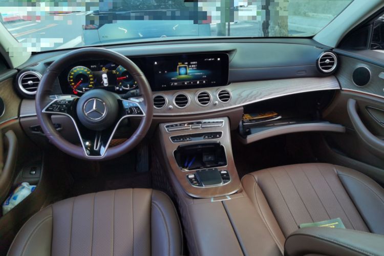 Used Mercedes-Benz E-Class 2021 Facelift E 300 L Stylish Edition Center Console