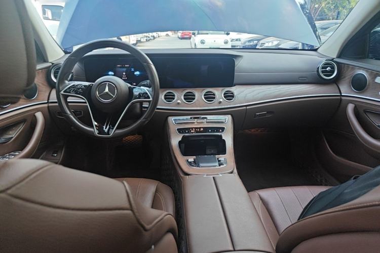 Used Mercedes-Benz E-Class 2021 Facelift E 300 L Stylish Edition Center Console