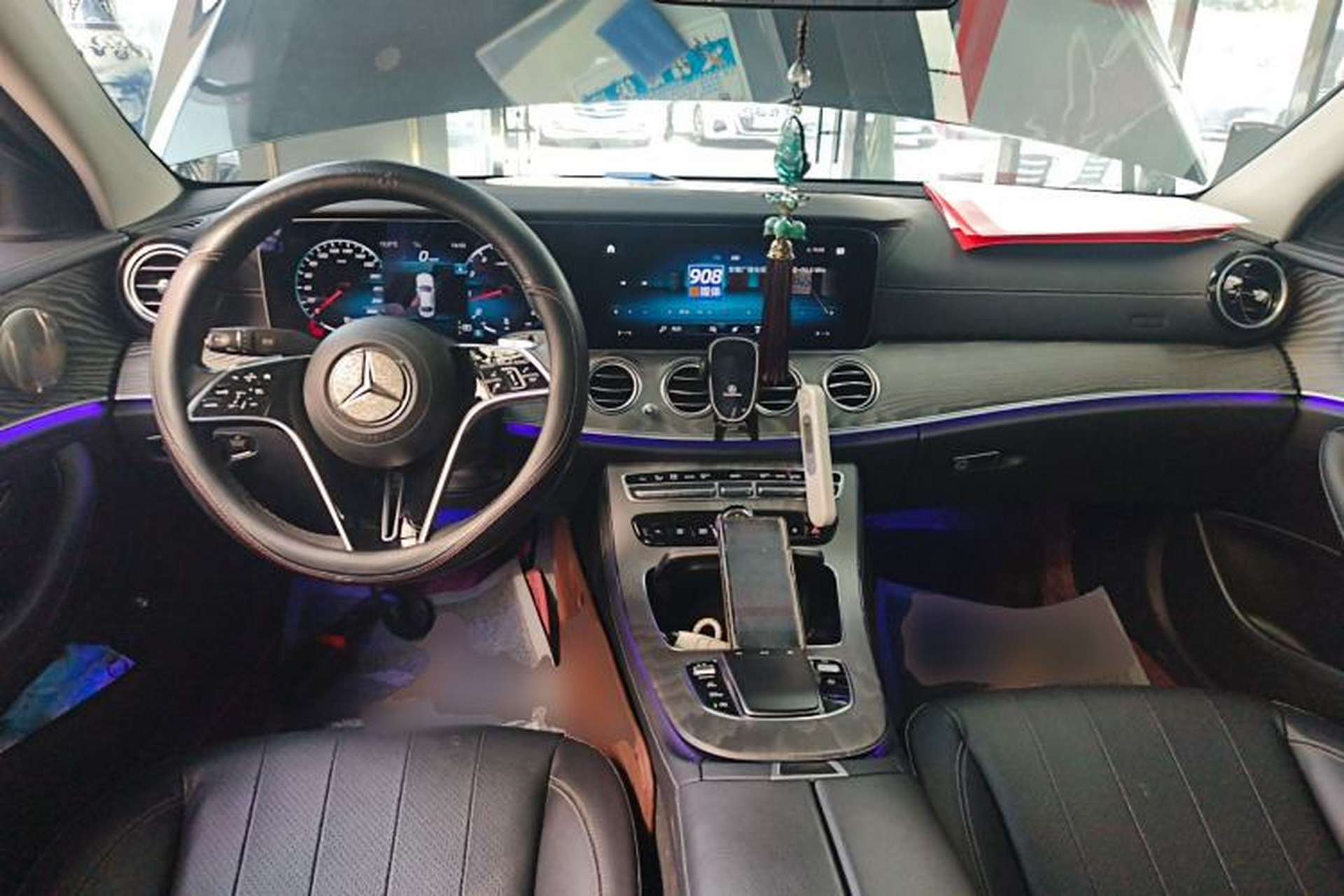 Used Mercedes-Benz E-Class 2021 Facelift E 300 L Stylish Edition Center Console