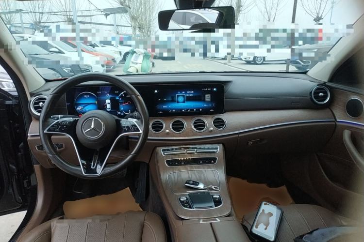 Used Mercedes-Benz E-Class 2021 Facelift E 300 L Stylish Edition Center Console