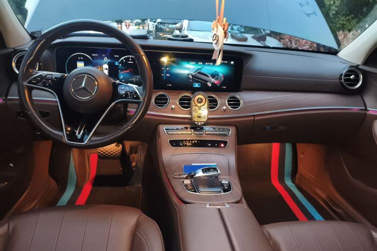 Used Mercedes-Benz E-Class 2021 Restyled E 300 L Luxury Edition Center Console