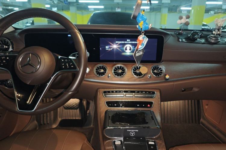 Used Mercedes-Benz E-Class 2021 E 300 L Stylish Model Center Console