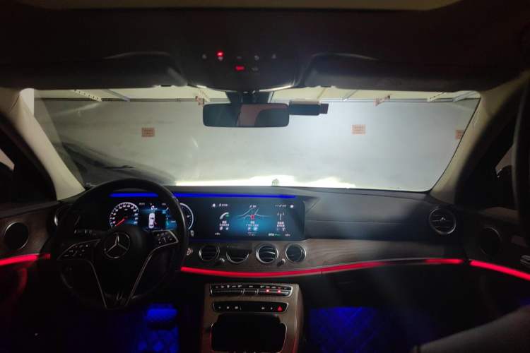 Used Mercedes-Benz E-Class 2021 Facelift E 300 L Stylish Edition Center Console