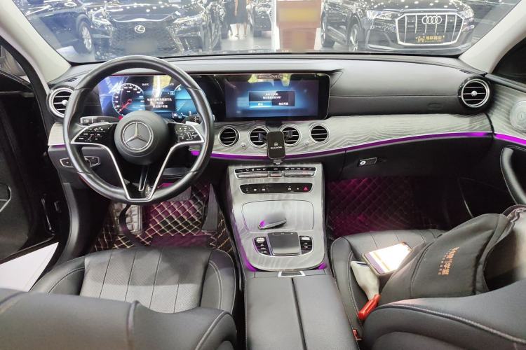 Used Mercedes-Benz E-Class 2021 E 300 L Luxury Model Center Console
