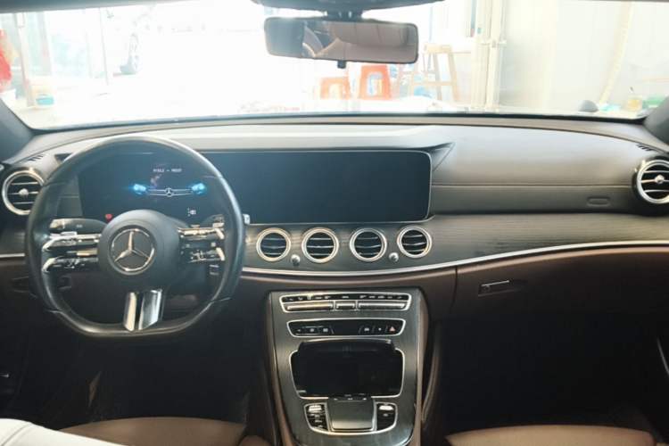 Used Mercedes-Benz E-Class 2021 Facelift E 260 L Sport Edition Center Console