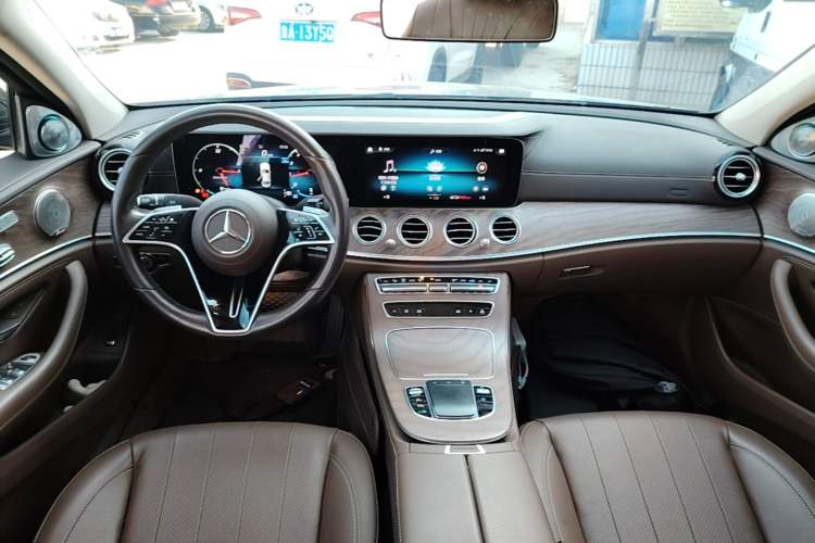 Used Mercedes-Benz E-Class 2021 E 300 L Stylish Model Center Console