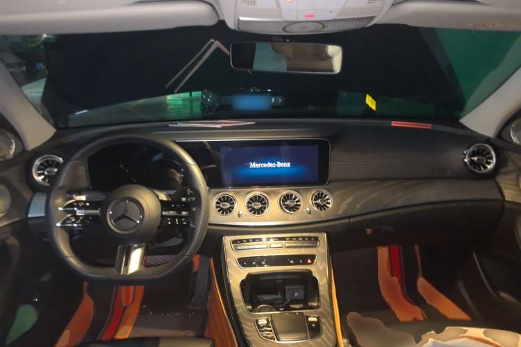 Used Mercedes-Benz E-Class 2021 Facelift E 300 L Stylish Edition Center Console