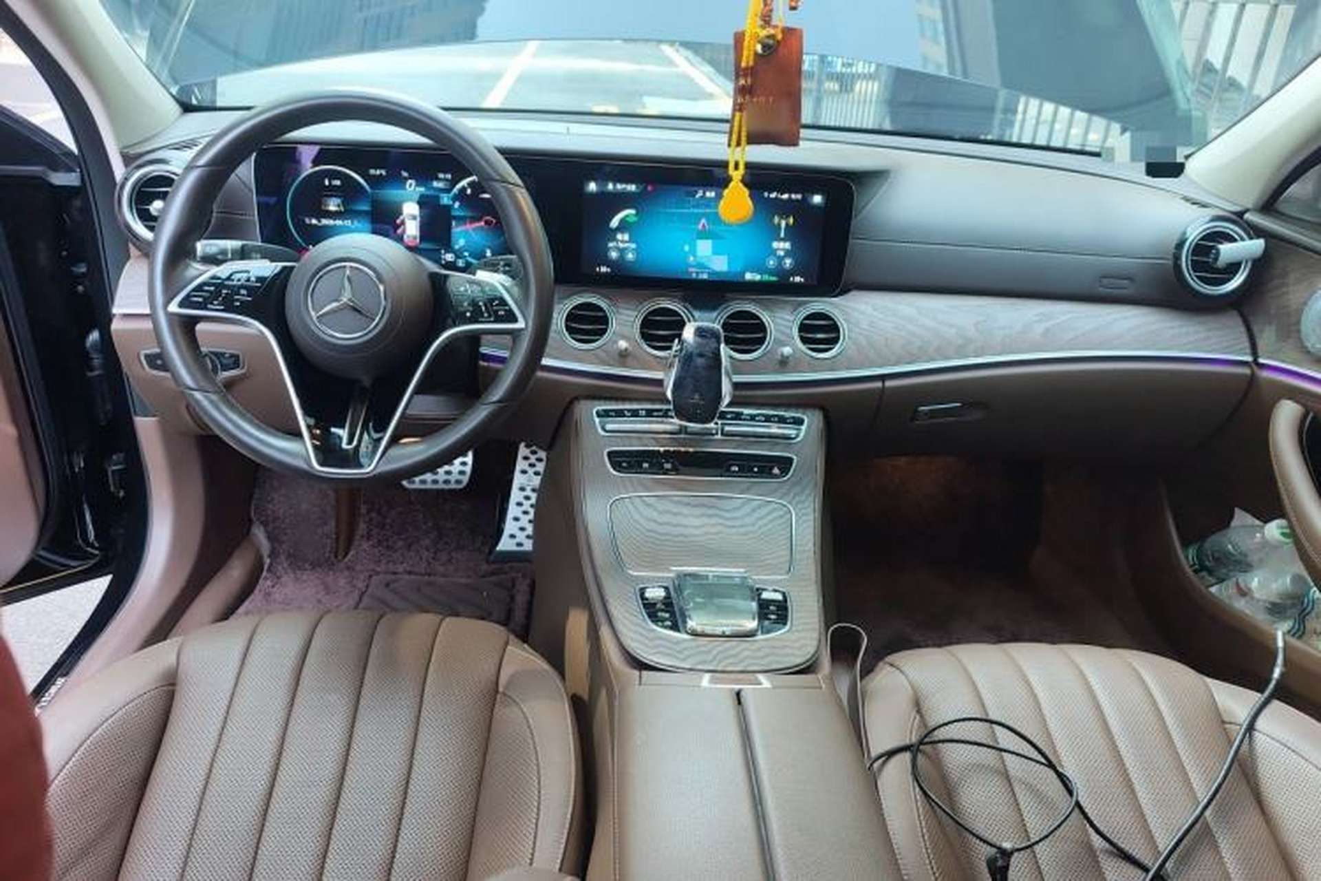 Used Mercedes-Benz E-Class 2021 E 300 L Premium Edition Center Console