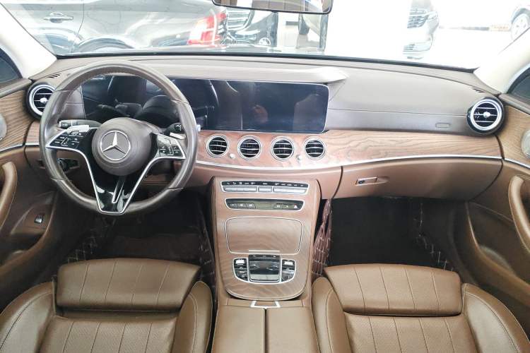 Used Mercedes-Benz E-Class 2021 Facelift E 260 L Center Console