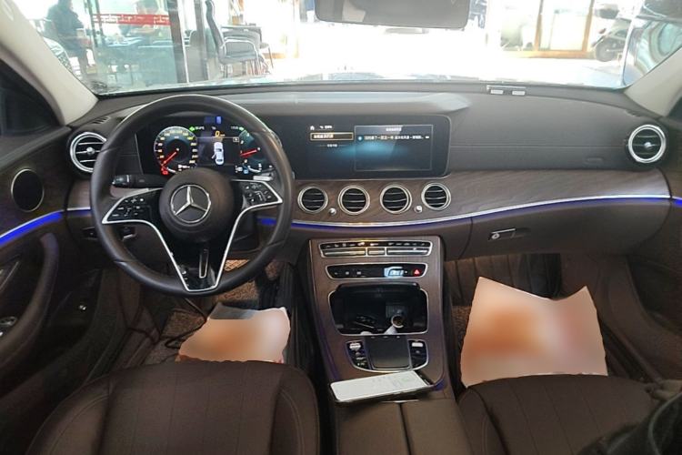 Used Mercedes-Benz E-Class 2021 Facelift E 300 L Stylish Edition Center Console
