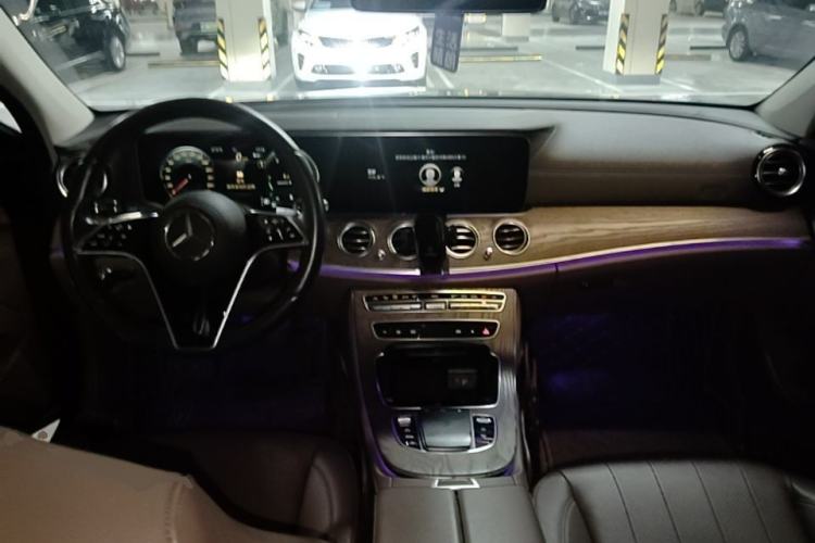 Used Mercedes-Benz E-Class 2021 Restyled E 300 L Luxury Edition Center Console
