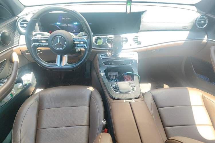 Used Mercedes-Benz E-Class 2021 Facelift E 300 L Stylish Edition Center Console