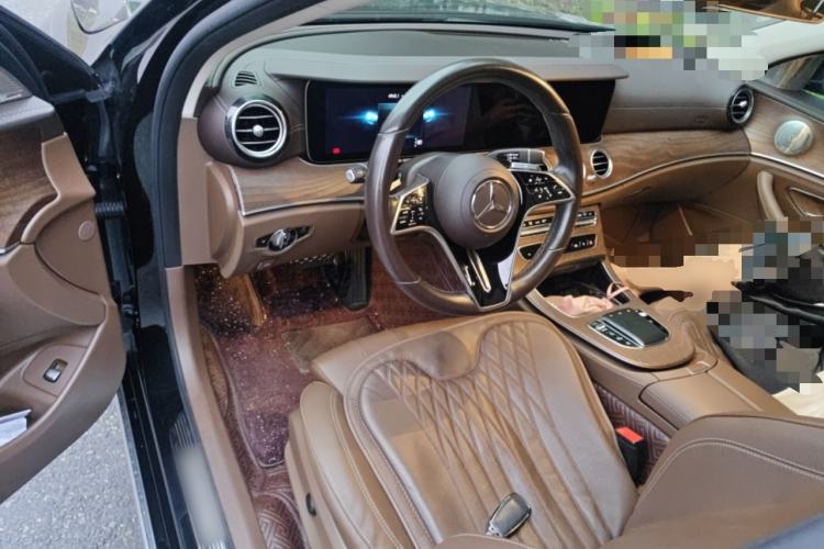 Used Mercedes-Benz E-Class 2021 E 260 L Center Console
