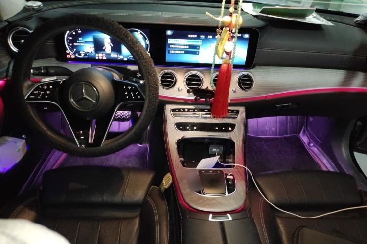 Used Mercedes-Benz E-Class 2021 E 260 L Center Console