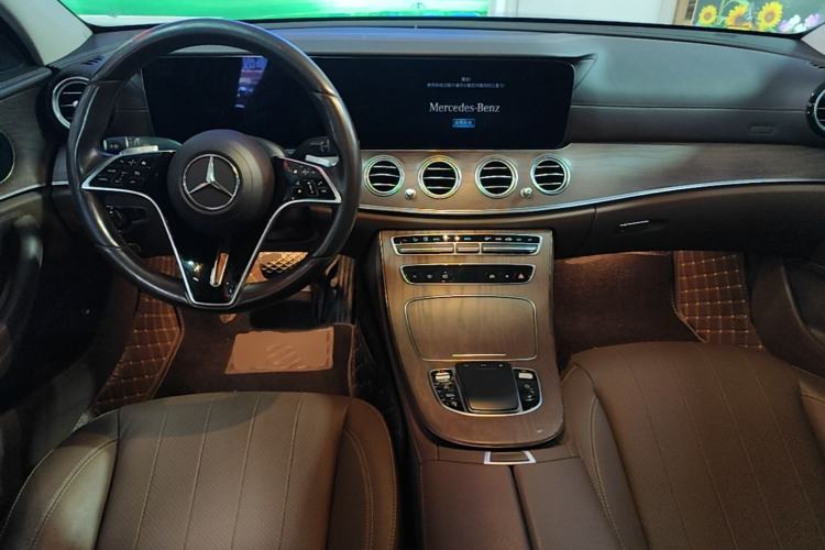 Used Mercedes-Benz E-Class 2021 E 300 L Stylish Model Center Console