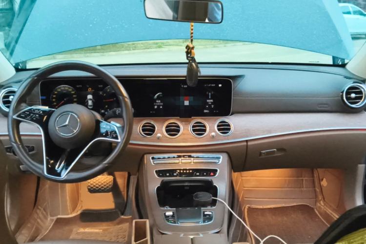 Used Mercedes-Benz E-Class 2021 Facelift E 260 L Center Console