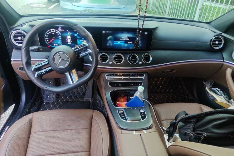 Used Mercedes-Benz E-Class 2021 E 300 L Sport Premium Edition Center Console