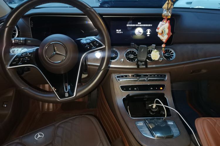 Used Mercedes-Benz E-Class 2021 Restyled E 300 L Luxury Edition Center Console
